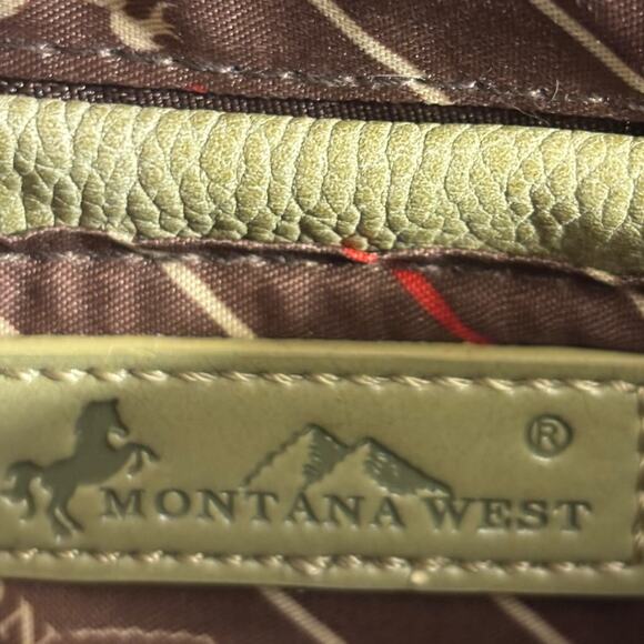Montana West NWOT Faux Leather Tooled Crossbody/Wristlet or Beauty Item - Picture 7 of 7